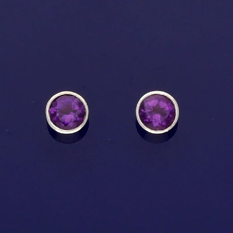 18ct White Gold Amethyst 4.5mm Rub-over Stud Earrings